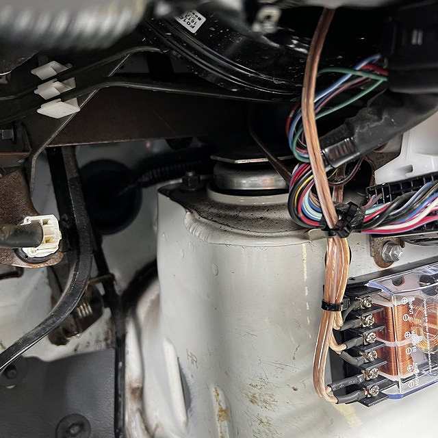 リフトアップスプリング取り付け