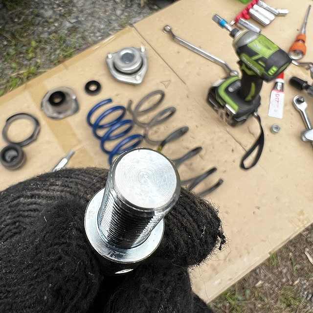 リフトアップスプリング取り付け