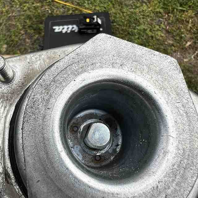 リフトアップスプリング取り付け