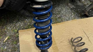 リフトアップスプリング取り付け
