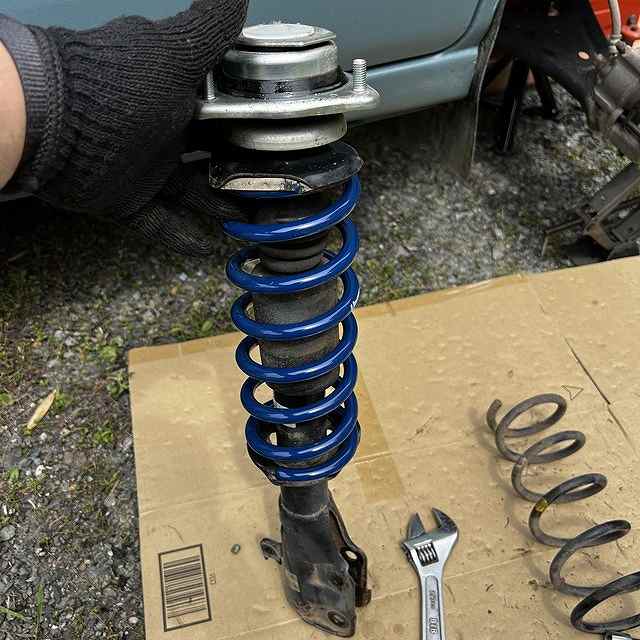 リフトアップスプリング取り付け