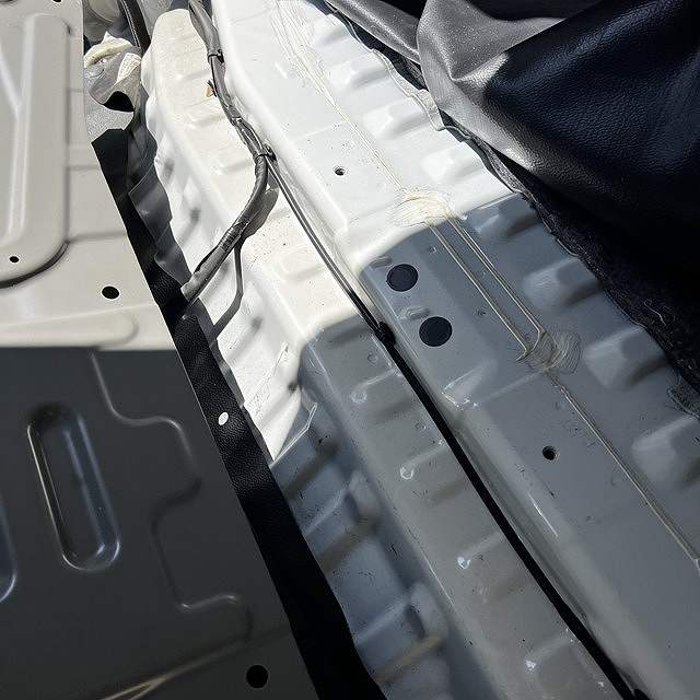 リアシートベルト取付