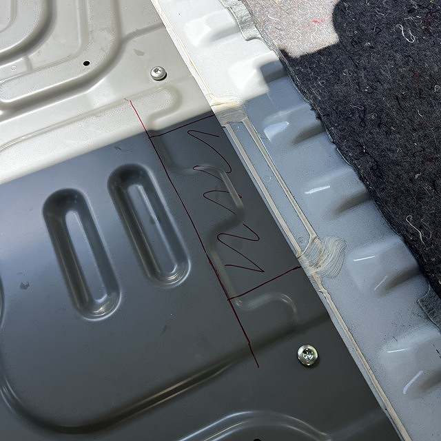 リアシートベルト取付