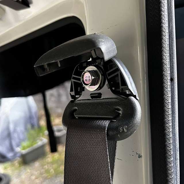 リアシートベルト取付