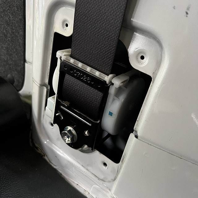 リアシートベルト取付