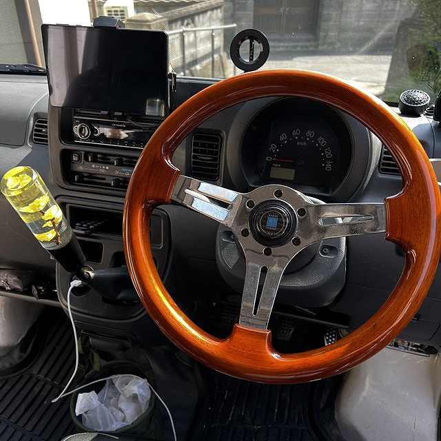S321V ハイゼットカーゴ ウッドステアリングに変更 ▻ Matuken Auto