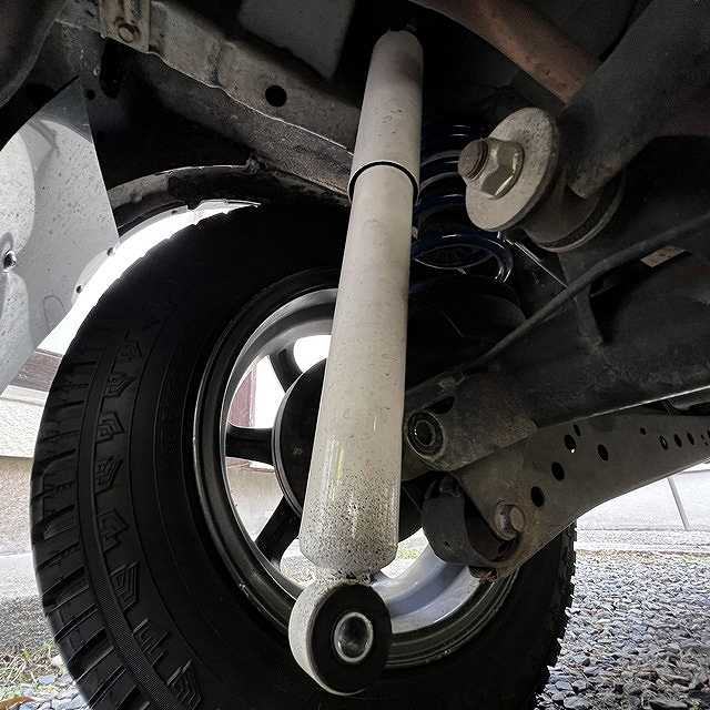 リアショック変更