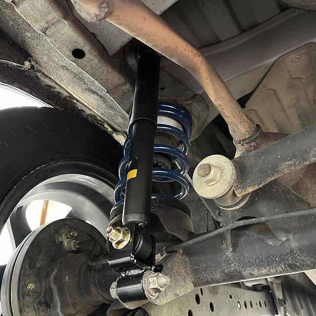 リアショック変更