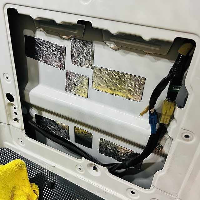 荷室棚