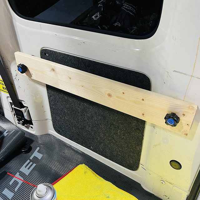荷室棚