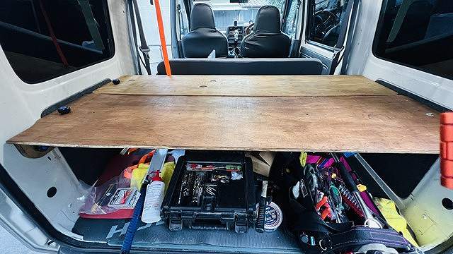 荷室棚