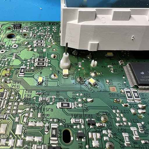 メーターバックライト白色化